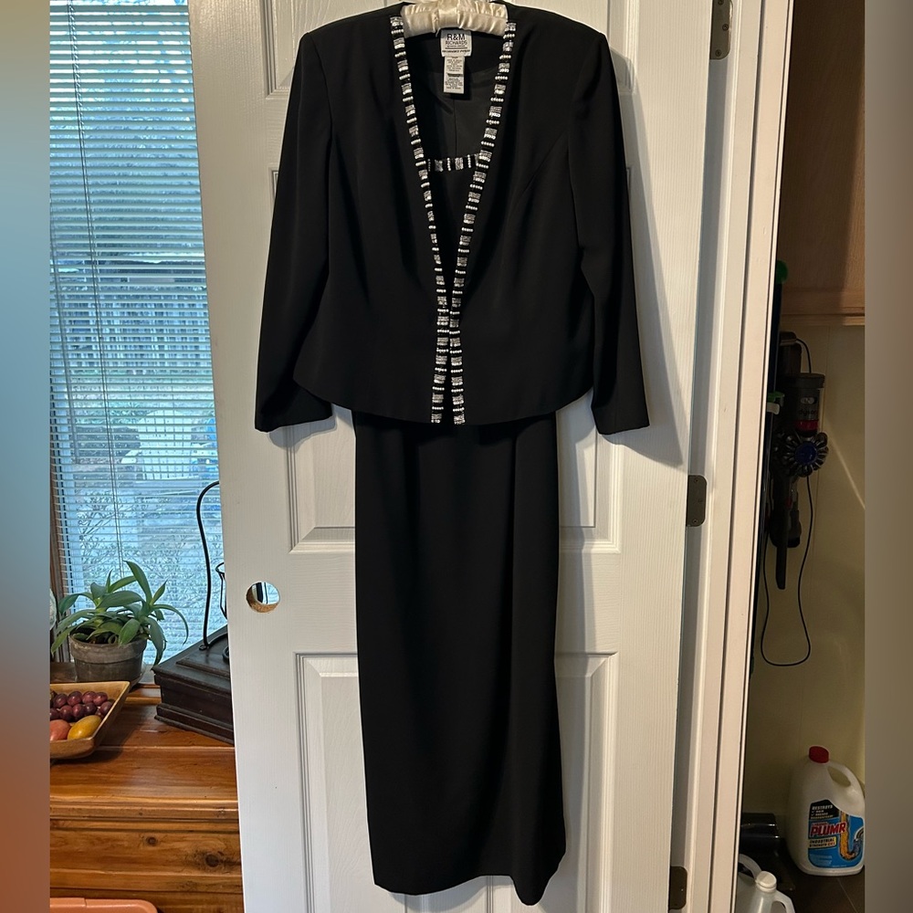 R&M Richards Women's Black Suit